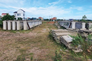 Dang dở đường cứu hộ, cứu nạn tại huyện Lệ Thủy