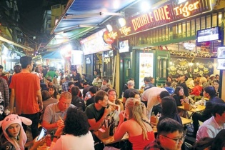 “Thắp sáng” kinh tế ban đêm   