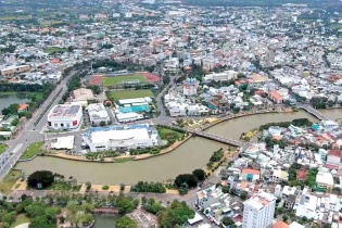 Long An lấy người dân và doanh nghiệp làm trung tâm phục vụ