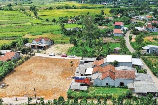Nóng chuyện mua gom đất rồi tự ý phân lô bán