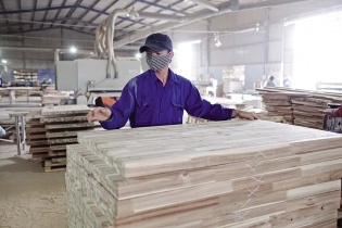 Doanh nghiệp sản xuất vẫn than khó