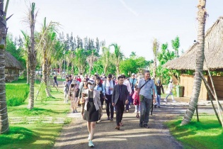 Nhộn nhịp thị trường tour Tết Giáp Thìn