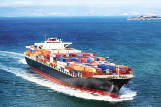 Chật vật vì cước vận tải biển leo thang