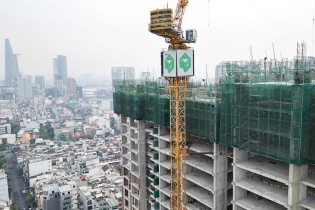 Doanh nghiệp bất động sản bắt đầu cuộc đua từ đáy