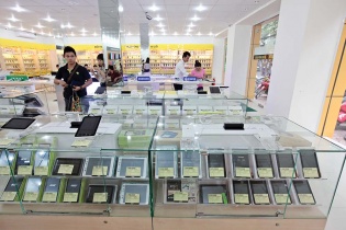 Chuỗi bán lẻ, F&B “cắt tỉa cành khô”