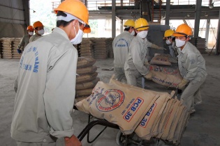 Thị trường èo uột, sản xuất xi măng “đi lùi”