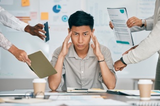 Doanh nghiệp tái cấu trúc để trở lại thị trường, làm thế nào để nhân viên không "tái mặt"?