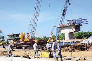 Lối thoát cho món nợ trăm tỷ đồng kéo dài 10 năm tại dự án cầu Hòa Trung