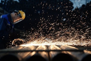 Nhiều ngành hàng chịu tác động của cơ chế điều chỉnh biên giới carbon   