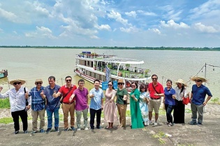 Du lịch sông Hồng cần một lực đẩy