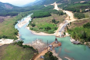 Quảng Nam phát triển đồng bộ giữa vùng Đông và Tây