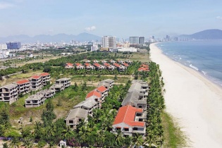 Loang lổ dự án du lịch chậm tiến độ trên tuyến đường tỷ đô