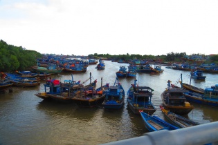 Cầu cảng cá sông Trà Bồng: Vốn 185 tỷ đồng, 11 năm không có tàu lớn cập bến