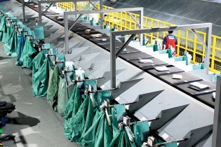 Cuộc đua giữa sàn thương mại điện tử và bên giao nhận