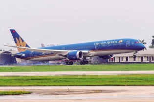 Cần cú hích mạnh cho Vietnam Airlines cất cánh