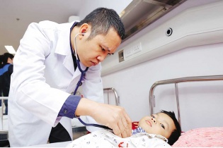 Sức mạnh từ y đạo và tình thương với bệnh nhi