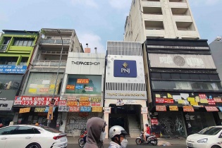 Mặt bằng bán lẻ chịu áp lực khi hành vi mua sắm đảo chiều