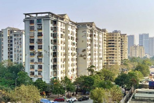 Chung cư cũ tại Hà Nội: Đắt nhưng không “xắt ra miếng”   