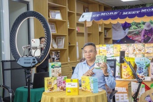 Làn sóng CEO livestream bán hàng