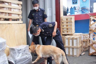 Kiểm soát chặt xuất nhập khẩu tiền chất, chặn sản xuất, buôn bán ma túy