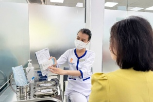 Chặn dịch sốt xuất huyết bằng vắc-xin