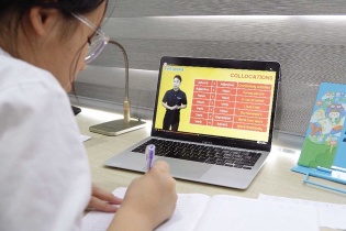 Thị trường edtech “tăng nhiệt”: Ông lớn cũng phải “đo ni đóng giày”