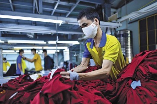 Dệt may và bài toán tự chủ nguồn nguyên phụ liệu