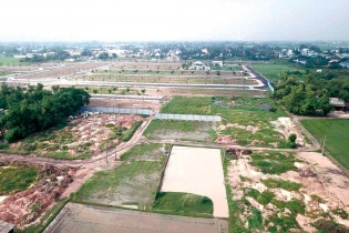 Hai thái cực của thị trường đất nền phía Nam