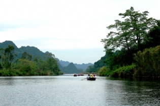 Thu hút du khách đến chùa Hương mùa thấp điểm