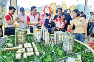 Doanh nghiệp địa ốc nỗ lực xoay vốn