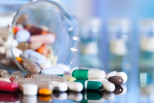 Kháng kháng sinh: Thách thức cấp bách của y tế toàn cầu và Việt Nam