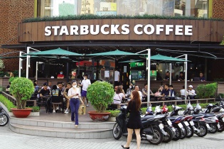 Cuộc chơi đến sau với trà sữa của Starbucks   