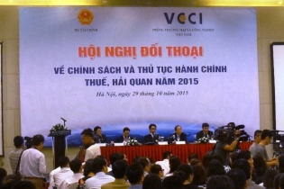 32% doanh nghiệp phải trả phí “ngoài luồng” cho cán bộ thuế
