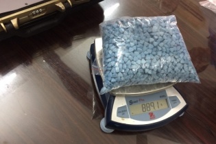 Bắt giữ 8 kg ma túy vận chuyển qua đường chuyển phát nhanh