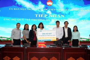 VNI trao 20 triệu đồng ủng hộ quỹ vì Trường Sa thân yêu