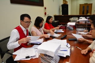 Nhà nước thu hơn 830 tỷ qua đấu giá tại HNX