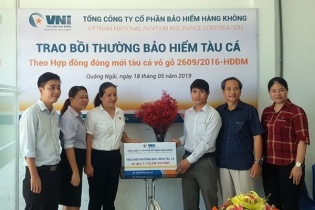 VNI trao hơn 1,1 tỷ đồng bồi thường bảo hiểm tàu cá tại Quảng Ngãi