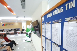 Công ty cổ phần phải đăng ký công ty đại chúng theo tiêu chuẩn mới