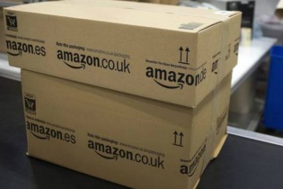 Bị Donald Trump "sờ gáy", Amazon mất ngay vài chục tỷ USD