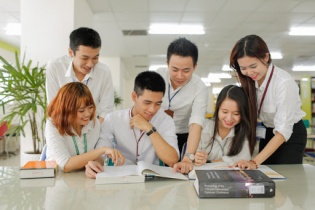 Bộ Giáo dục và Đào tạo đề nghị chưa tăng học phí