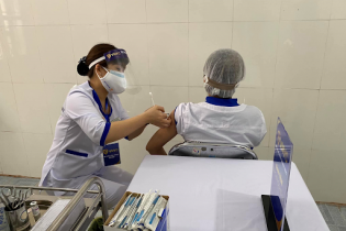 Điều chuyển 15.000 liều vắc-xin từ Hải Dương về 8 tỉnh Tây Nam bộ