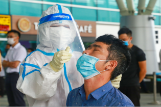 Ngăn làn sóng dịch Covid-19 lây lan tại các khu công nghiệp ở Bắc Ninh, Bắc Giang