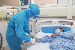 Bệnh viện Bệnh Nhiệt đới Trung ương khẳng định không thiếu thiết bị y tế chống dịch