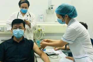 Vì sao sau tiêm vắc-xin vẫn cần tuân thủ 5K?