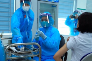 Hơn 150.000 người tiêm đủ hai mũi vắc-xin