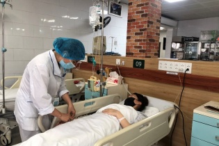 Cảnh báo việc lạm dụng thuốc hạ sốt mùa dịch