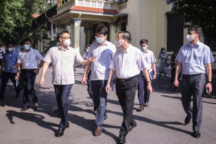 Chìa khóa để Hà Nội chống dịch hiệu quả: Sức mạnh hệ thống y tế kết hợp ý thức toàn dân