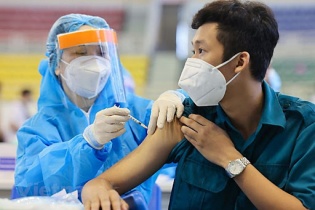 Tin mới nhất về dịch Covid-19 ngày 14/8: Tăng tốc độ tiêm chủng; thử nghiệm lâm sàng vắc-xin ARCT-154; Hà Nội chỉ có 2 ca mới