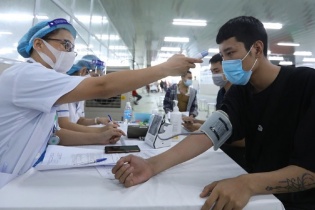 Không cần đo huyết áp tất cả người tiêm vắc-xin Covid-19