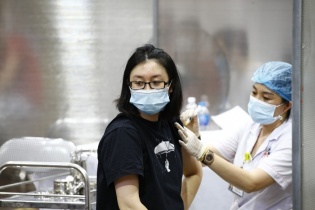 Đề xuất rút ngắn khoảng cách tiêm mũi 2 vắc-xin Astrazeneca